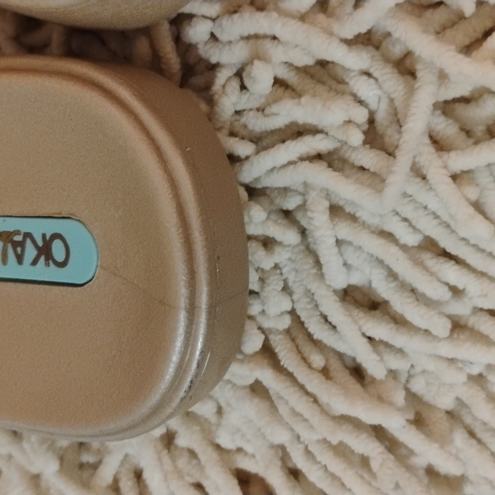 Oka B Sandy Gold And Coral Accent Flipflops - Picture 6 of 9